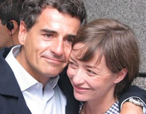 La conductora de del noticiario 24 Horas Central de TVN y el ex ministro de  Hacienda llevan 9 años de matrimonio  