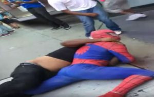 hombre araña mocha2