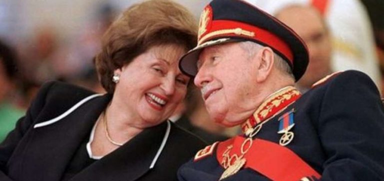 Lucía Hiriart y Augusto Pinochet