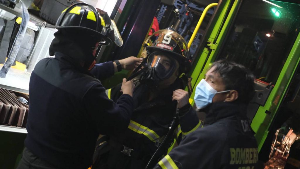 Preocupante: 64% de las bomberas confiesa haber sido acosada por compañeros
