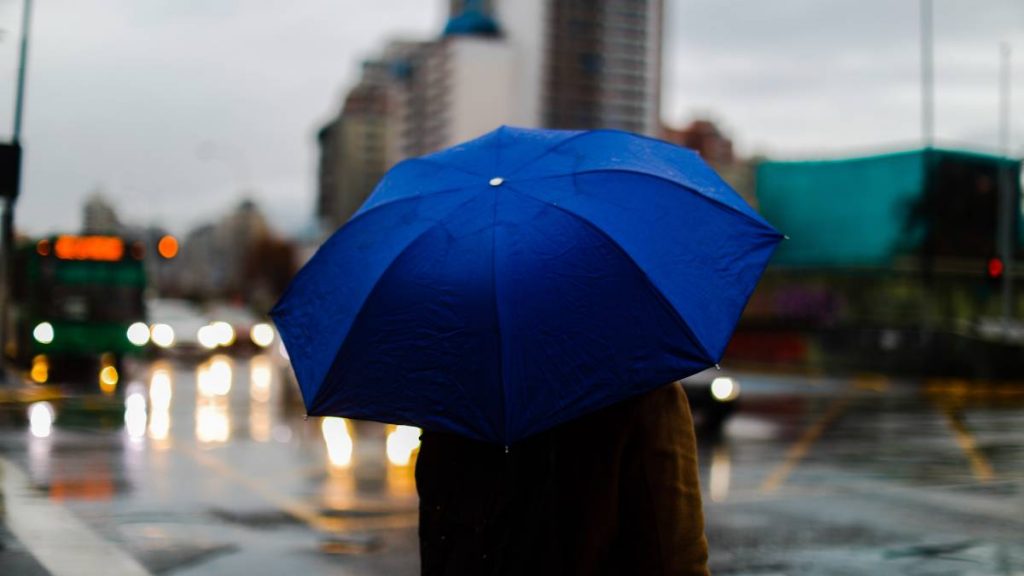 Sistema frontal: a qué hora comenzará a llover en la Región Metropolitana