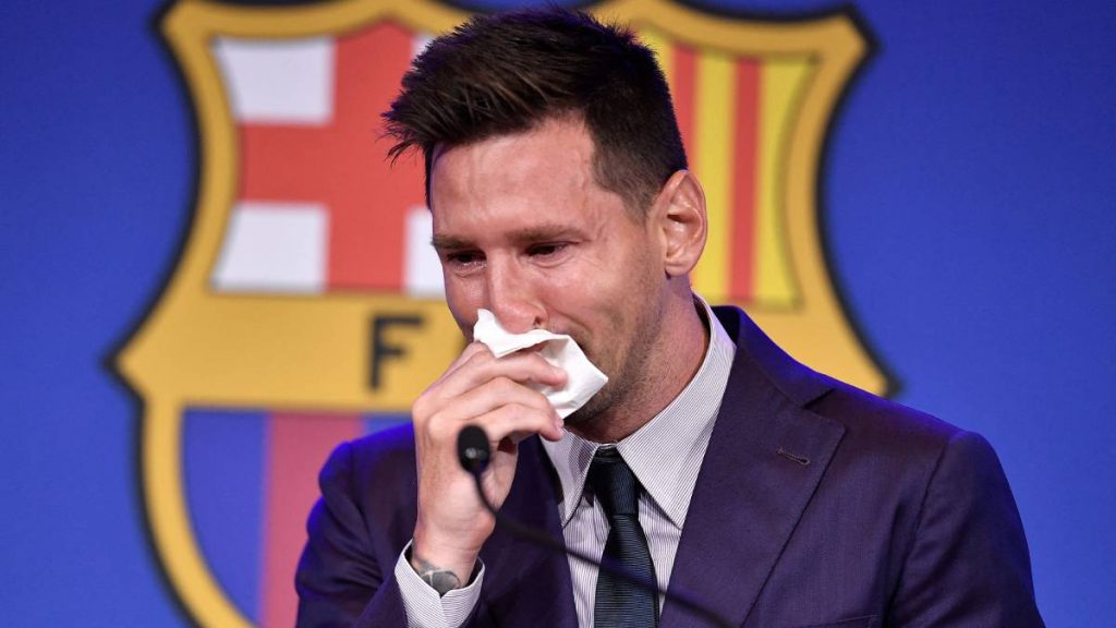¿No será mucho? Rematan pañuelo con el que Messi se secó las lágrimas