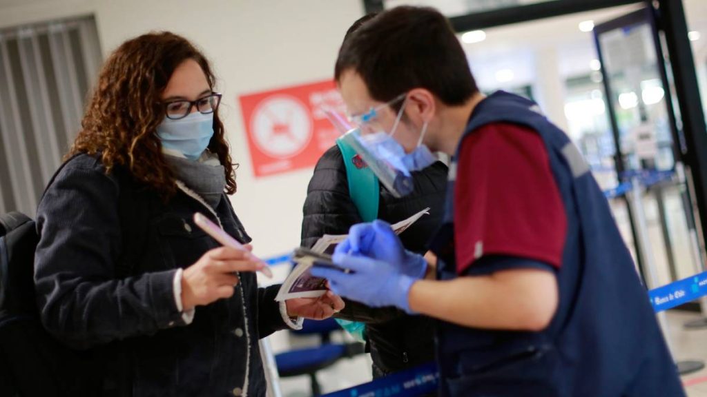 Dosis de refuerzo será obligatoria para mayores de 18 años: activa el Pase de Movilidad