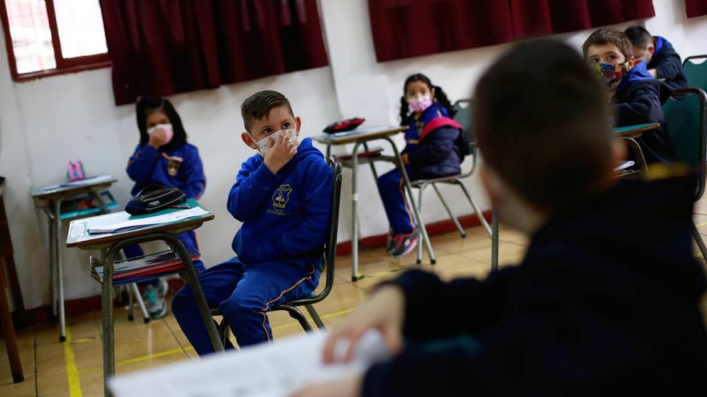 Atenti escolares: ¿desde cuándo será obligatorio el regreso a clases presenciales?