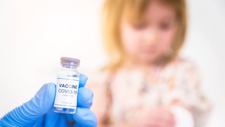 Instituto de Salud Pública autorizó vacuna en niños desde los 3 años