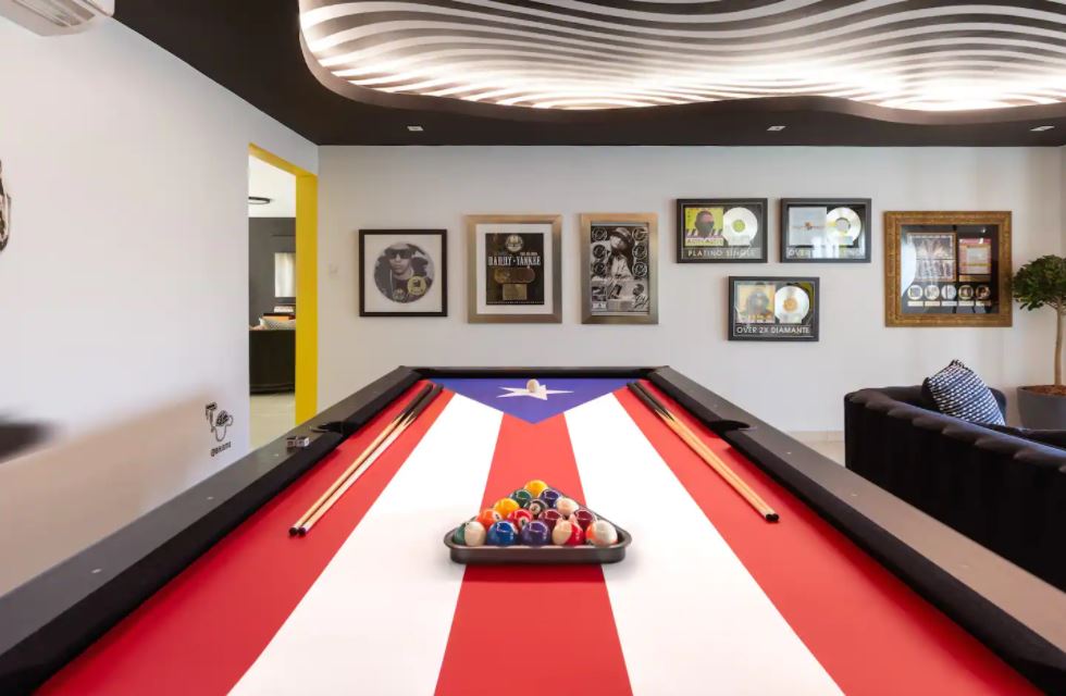 Sala de juegos casa Daddy Yankee