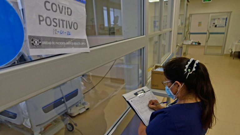 Minsal informó 14.780 nuevos casos de Covid-19 en Chile