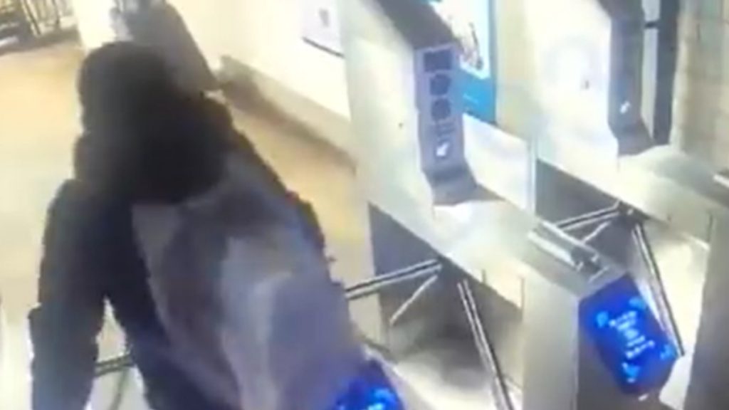 Joven muere en torniquete