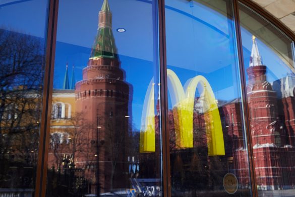 Marcas capitalistas dejan Rusia