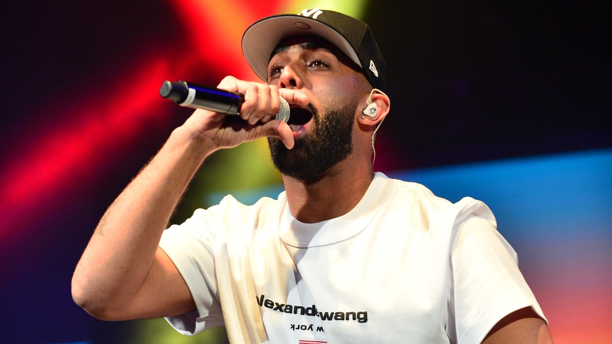 Eladio Carrión agota todas sus entradas para su concierto en Chile