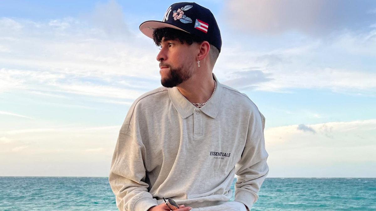 "Y empezar el 2023 bien cabrón" ¿A qué hora poner a Bad Bunny para que