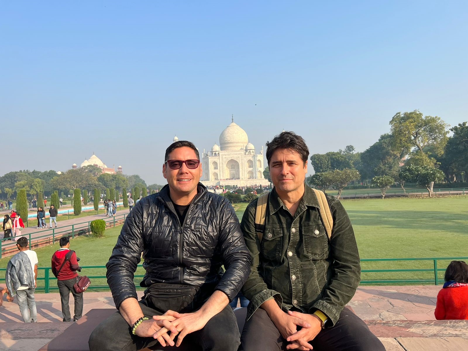 Pancho Saavedra y Jorge Zabaleta en el Taj Mahal