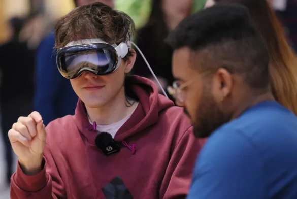 Apple Vision Pro Black Mirror