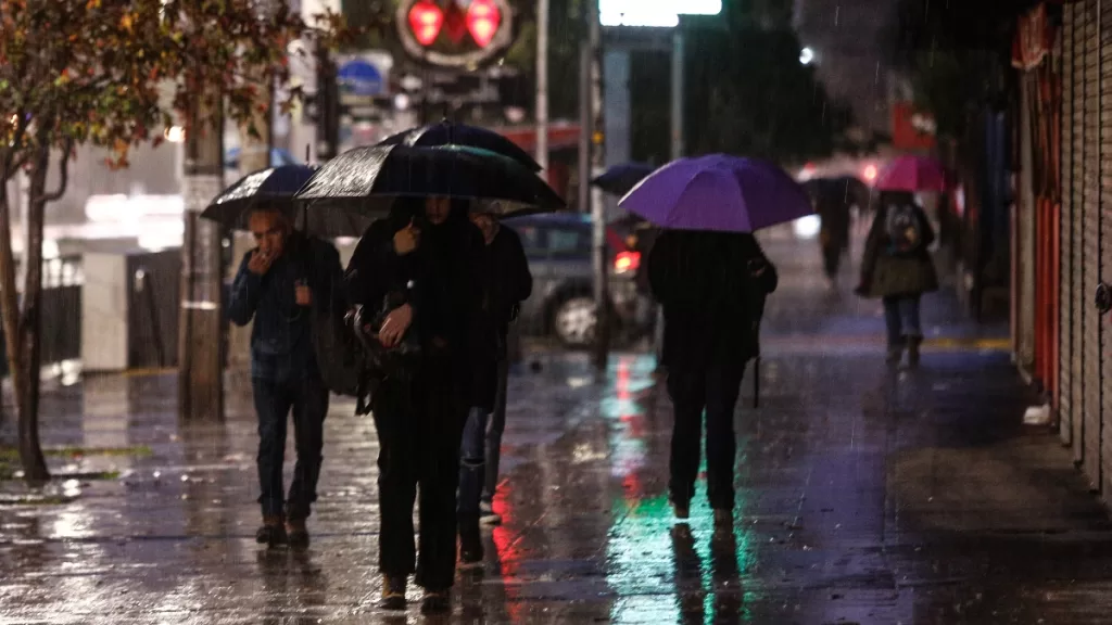Lluvia En Santiago, Hoy 29 De Junio