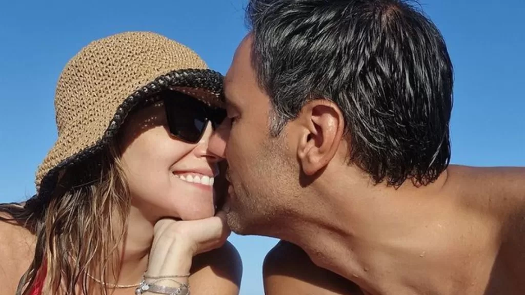 Monica Godoy Y Su Pareja