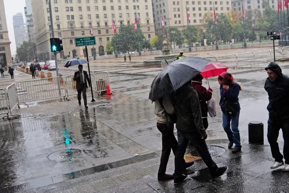 Lluvia En Santiago, Activa (1)