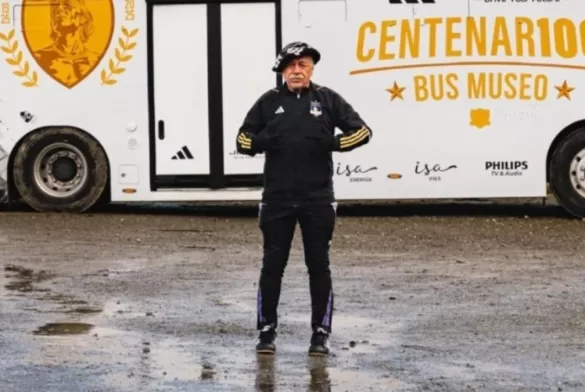 Carlos Caszely Vende Su Auto, Activa