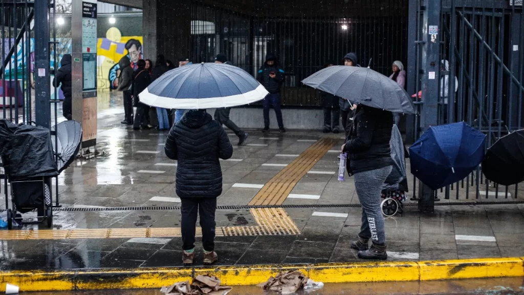 Lluvia En Santiago 20 Junio