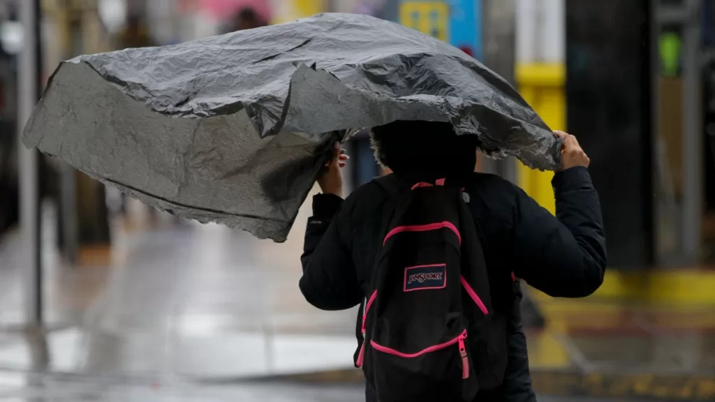 Lluvia En Santiago, Radioactiva (2)