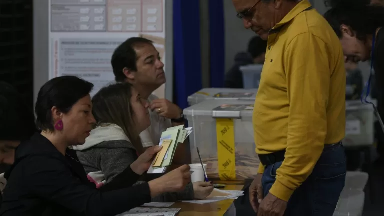 Servel Vocal De Mesa