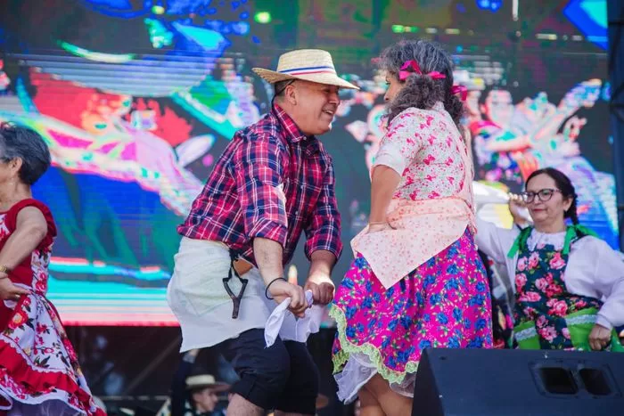 54258418381_f20568640b_c (1)