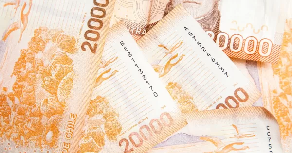 ¿Tienes uno así?: revelan que billete de $20.000 podría llegar a costar cerca de $120.000 por este detalle