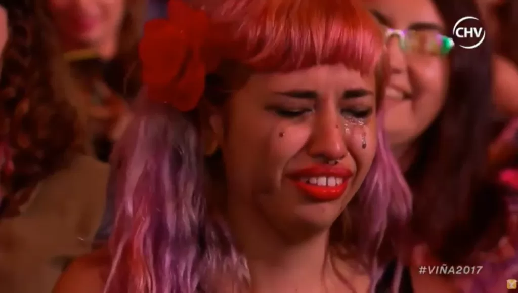 Fanática que lloró por Mon Laferte en Viña 2017