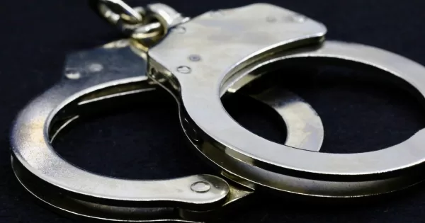 Recordado ex periodista de Mega es detenido por presunta agresión a su pareja