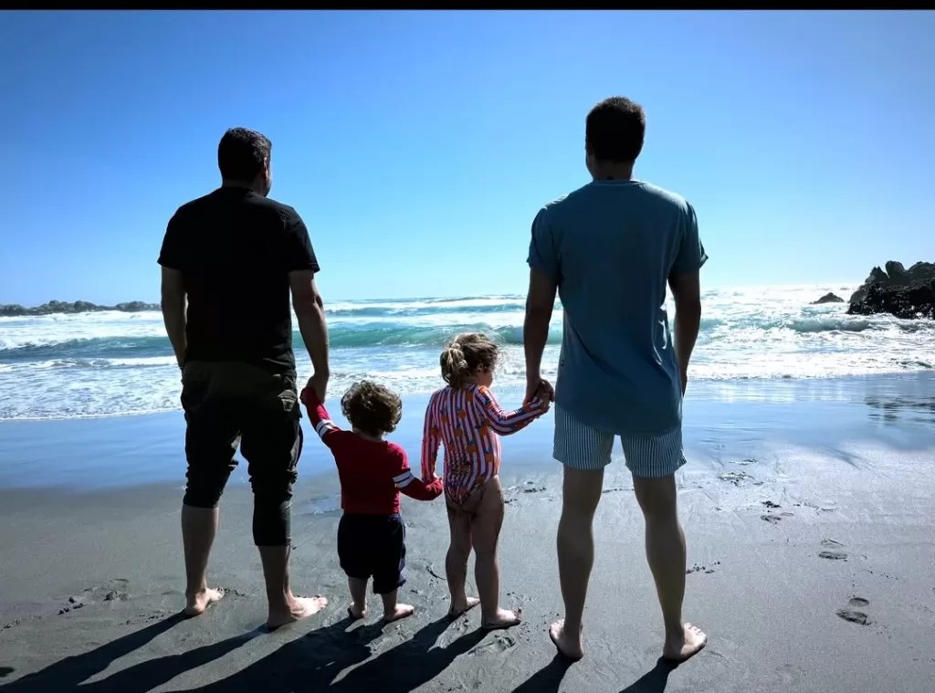 Francisco Saavedra junto a su familia