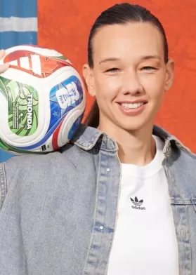 Christiane Endler Es Mamá