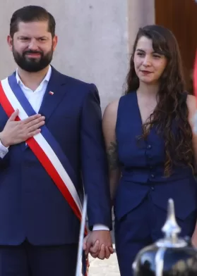 El Emotivo Gesto De Gabriel Boric En La Moneda