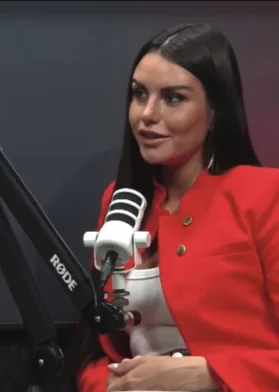 El Nuevo Giro Profesional De Emilia Dides