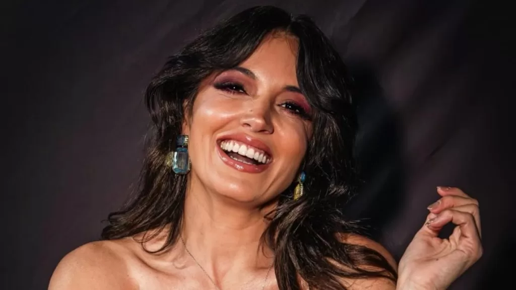 Gran Anuncio De Yamila Reyna