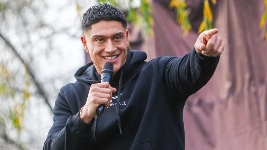 Sammis Reyes Vetado De Bizarro