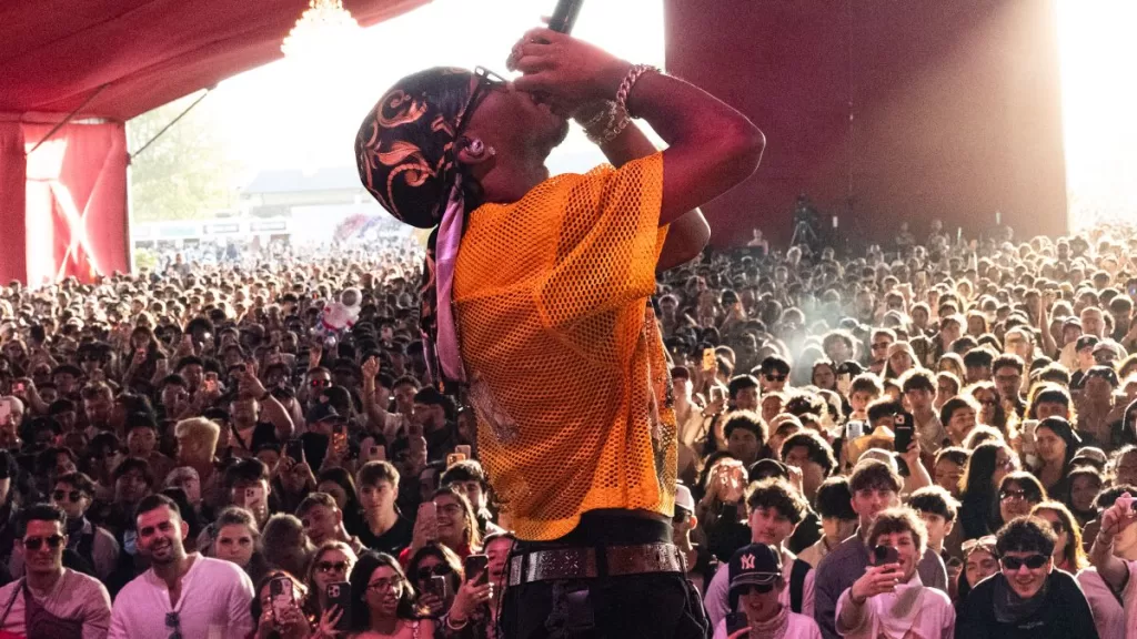 Cantante Arrestado Por Asesinato A Adolescente