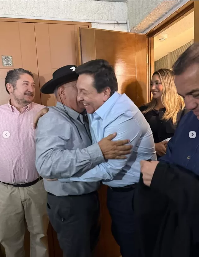 Foto de Hernán Calderón en Instagram donde se ve a JC con Natu Pau