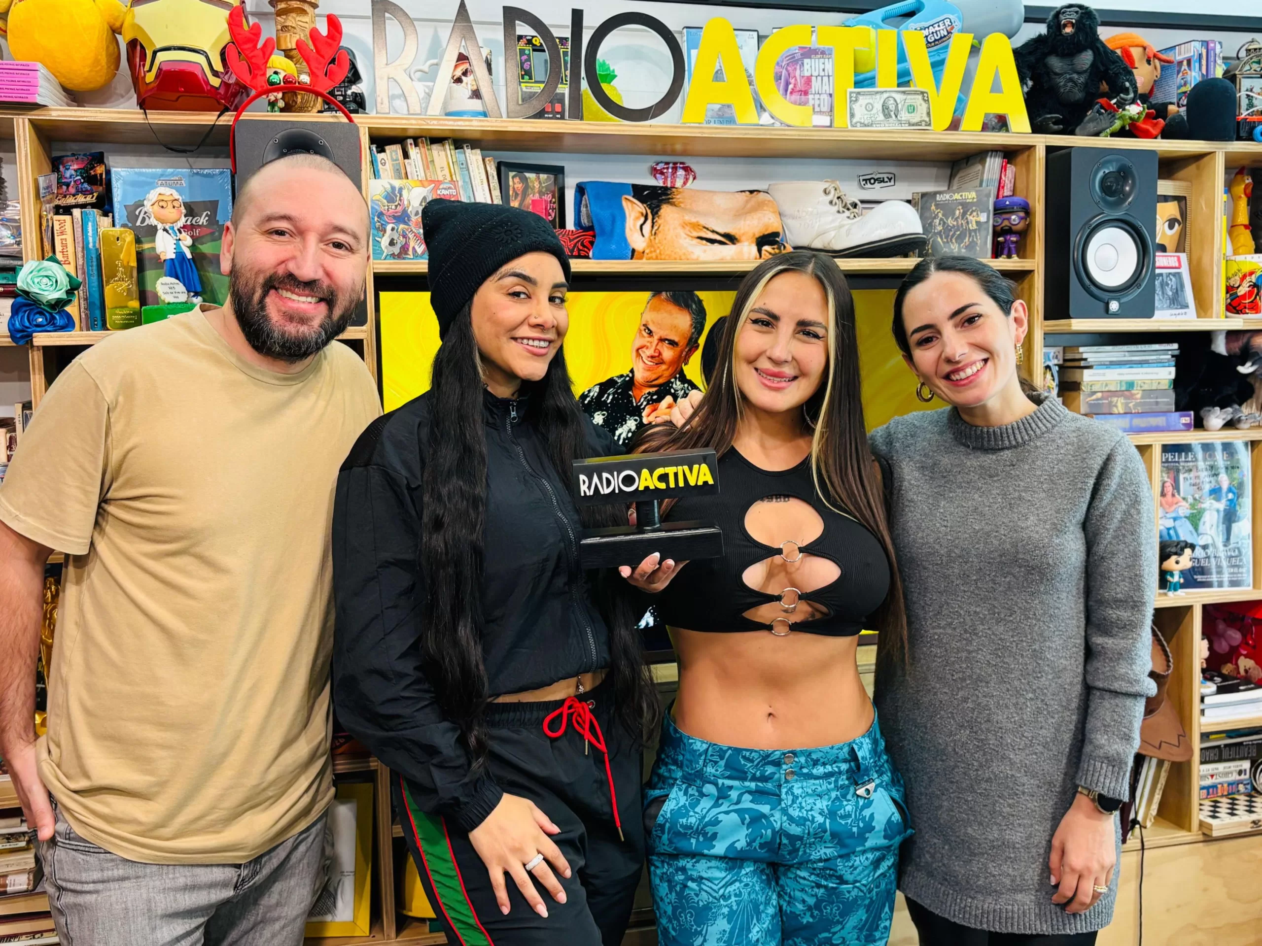 Flor De Rap Y Blue Mary En 'Pa K Me Invitan' En Radio Activa