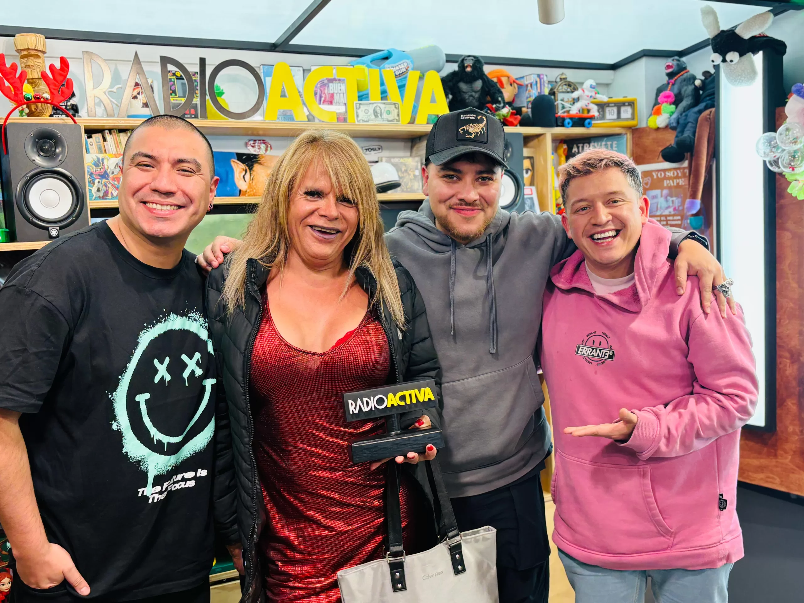 La Manola en Radio Activa