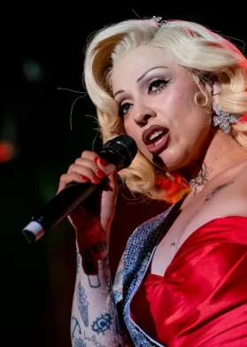 Mon Laferte (1)