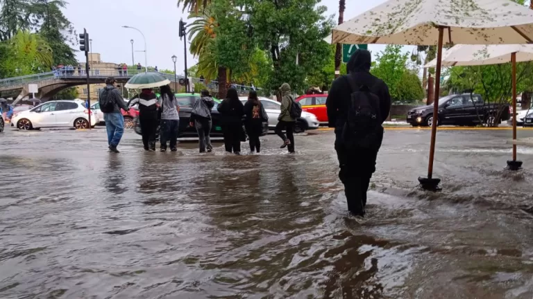 Alerta Roja Lluvia En La Región Metropolitana
